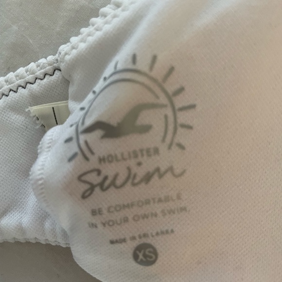 Hollister Two-tone bikini top - Picture 3 of 3